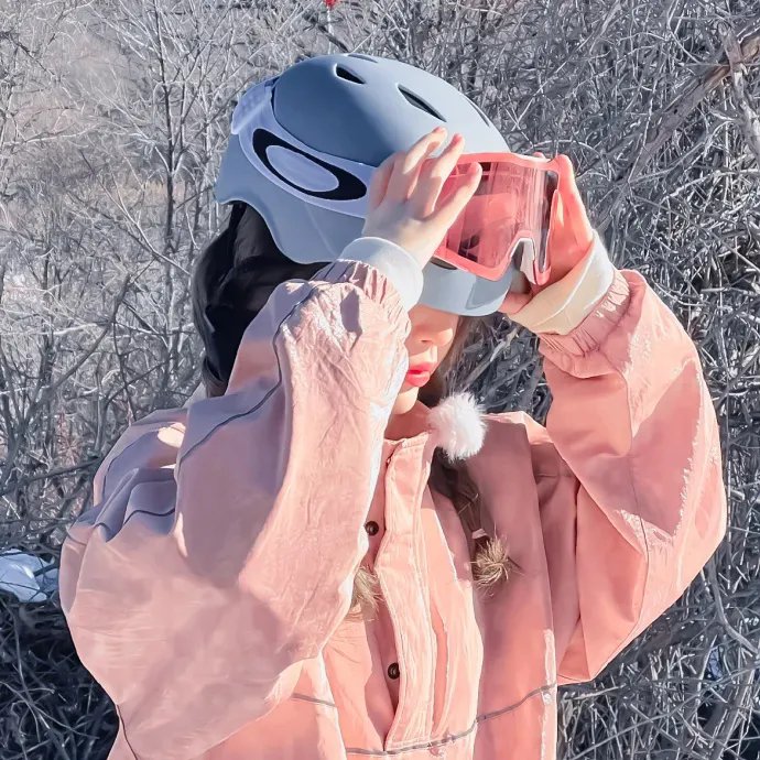 拿针的女孩